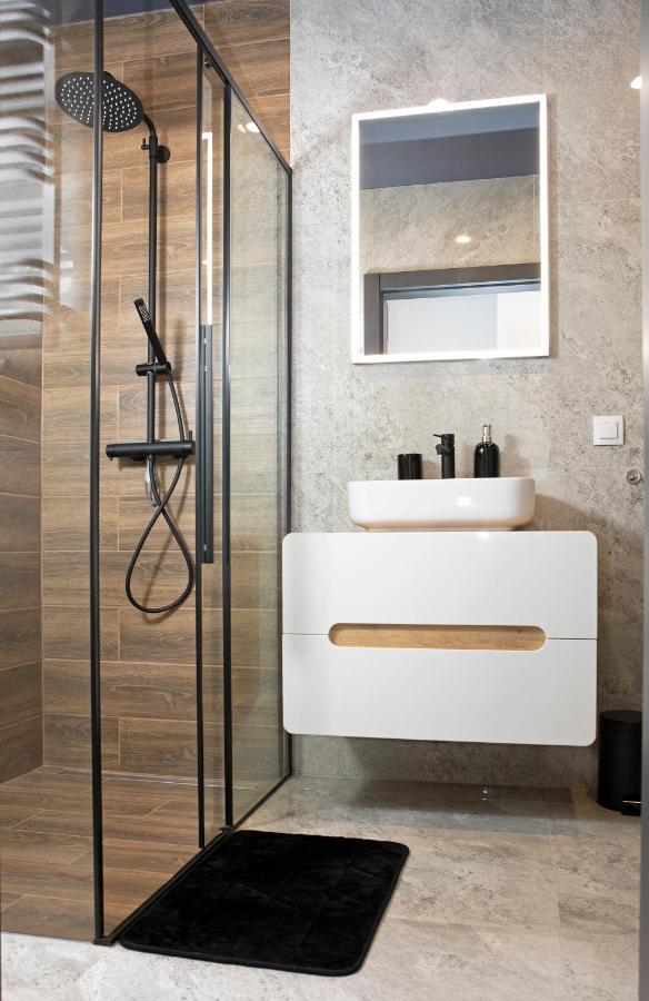 Luxus Apartament Tulipan กดิเนีย ภายนอก รูปภาพ