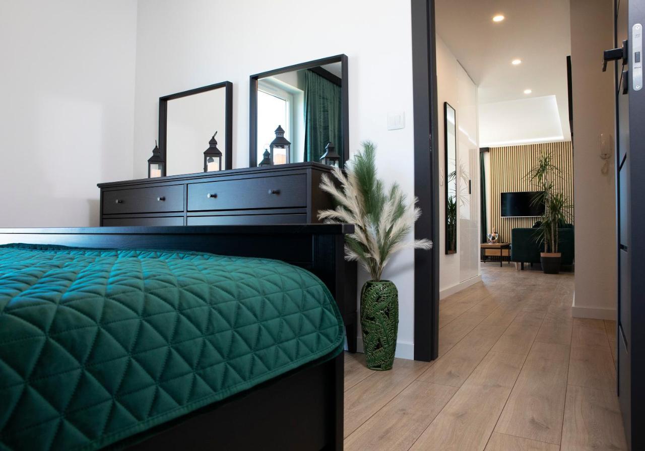 Luxus Apartament Tulipan กดิเนีย ภายนอก รูปภาพ