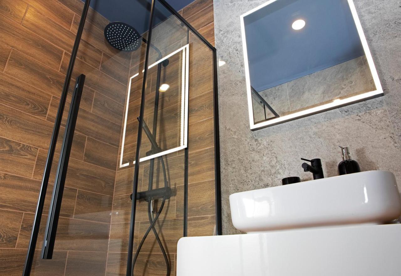 Luxus Apartament Tulipan กดิเนีย ภายนอก รูปภาพ