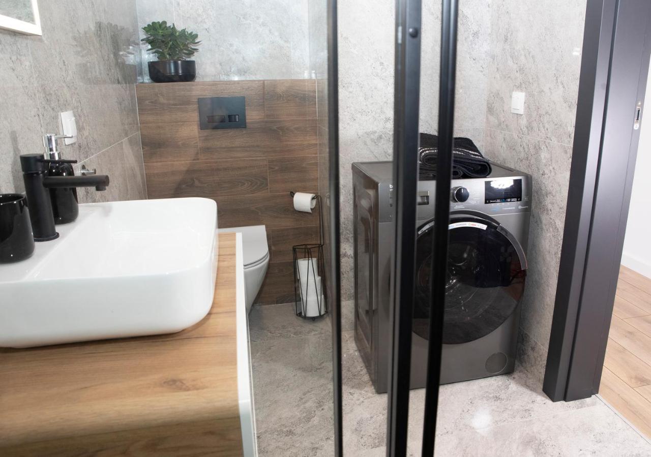 Luxus Apartament Tulipan กดิเนีย ภายนอก รูปภาพ