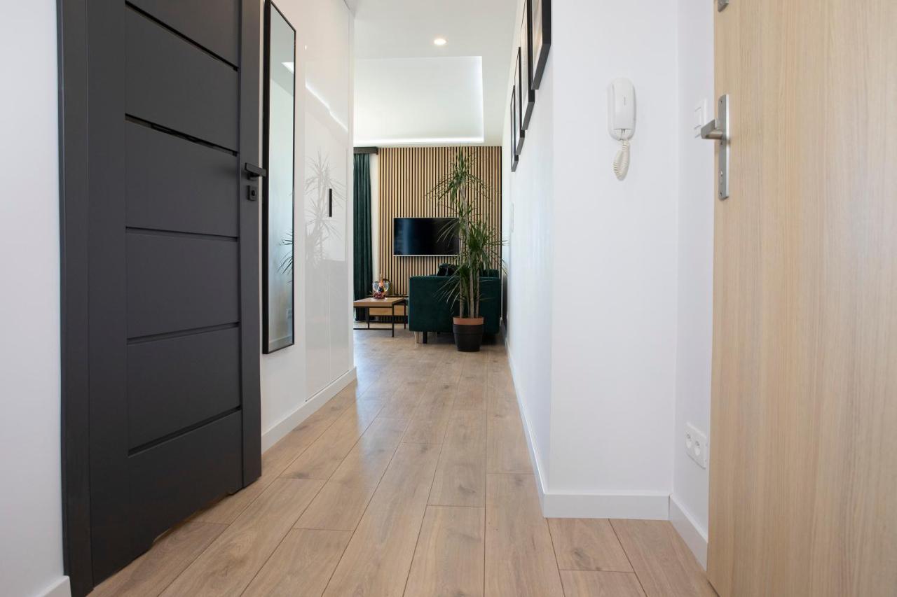 Luxus Apartament Tulipan กดิเนีย ภายนอก รูปภาพ